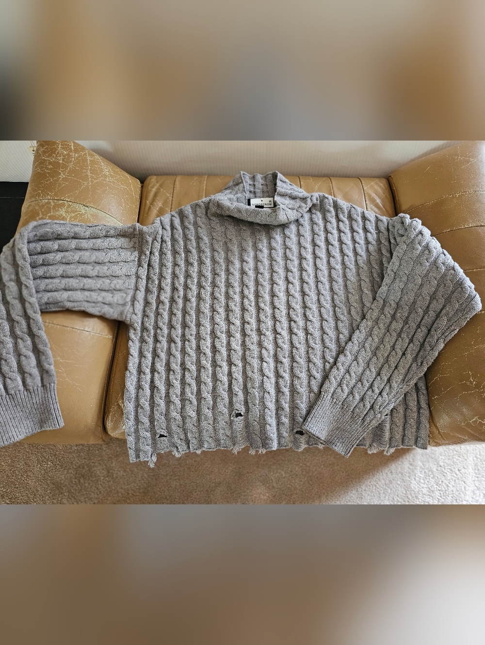 TRUTH BY REPUBLIC NYC CROPPED HEATHER GREY SWEATER M